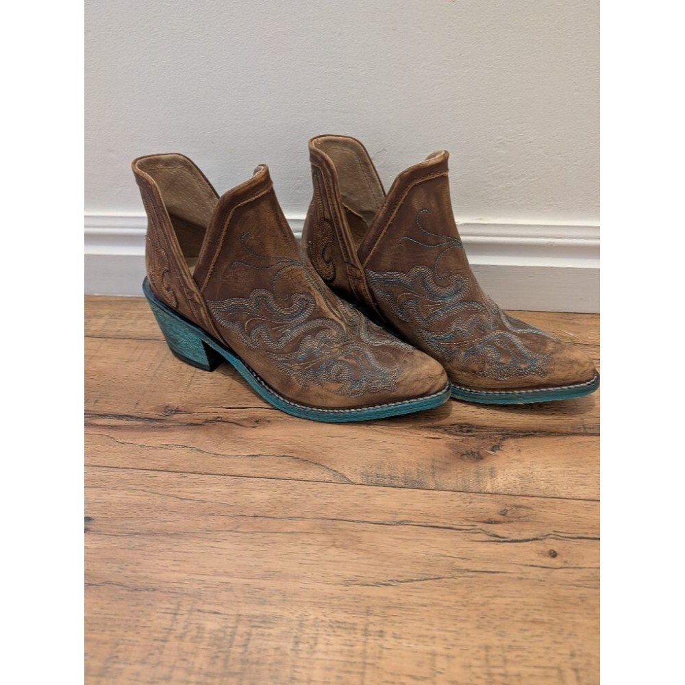 Circle G Women's Brown Leather Western Ankle Boots Turquoise Embroidery 5.5M